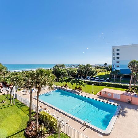 Cocoa Beach Towers Buitenkant foto