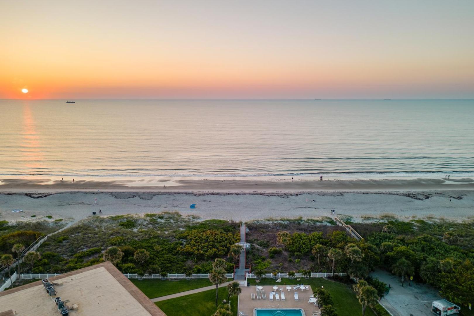 Cocoa Beach Towers Buitenkant foto
