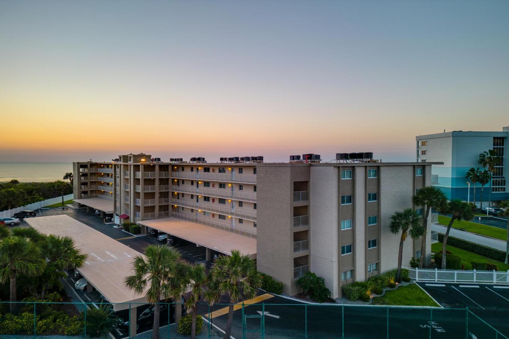 Cocoa Beach Towers Buitenkant foto
